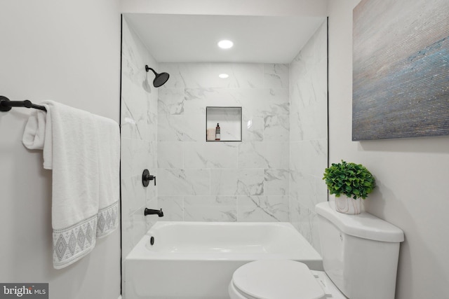908 Queens Ter, Fort Washington, MD 20744 - full bath featuring toilet, washtub / shower combination, and recessed lighting