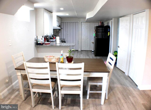 17 Rozina Ct, Owings Mills, MD 21117 - dining room featuring recessed lighting, light wood-type flooring, and baseboards