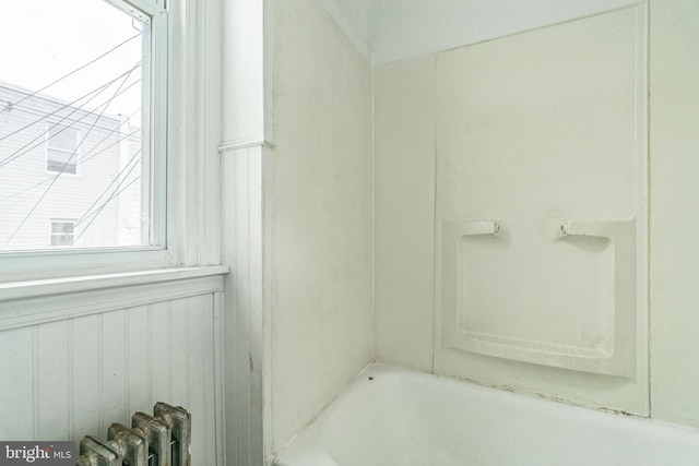 3905 L St, Philadelphia, PA 19124 - bathroom featuring a bath