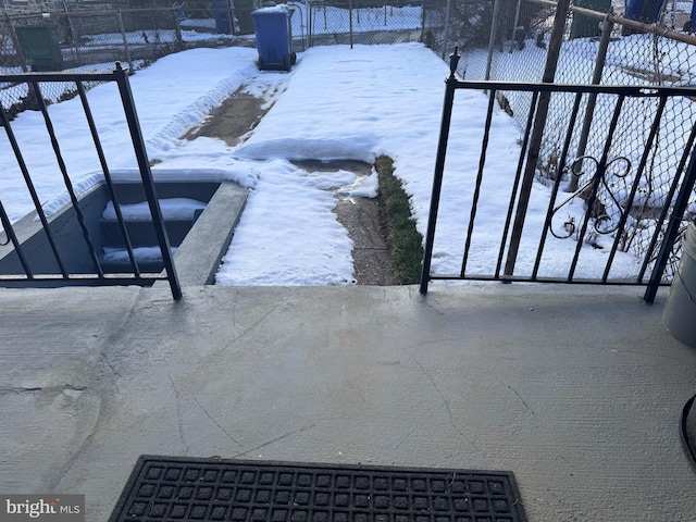 110 N Mount Olivet Ln, Baltimore, MD 21229 - exterior space with fence