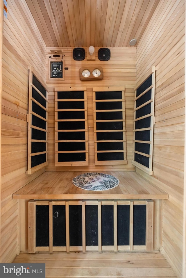 74 Madison Rd, Elmer, NJ 08318 - relaxing sauna with wooden walls and wooden ceiling