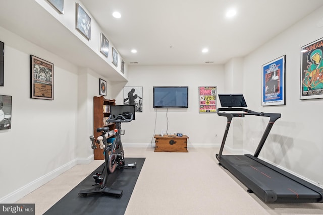workout area with recessed lighting, carpet flooring, and baseboards