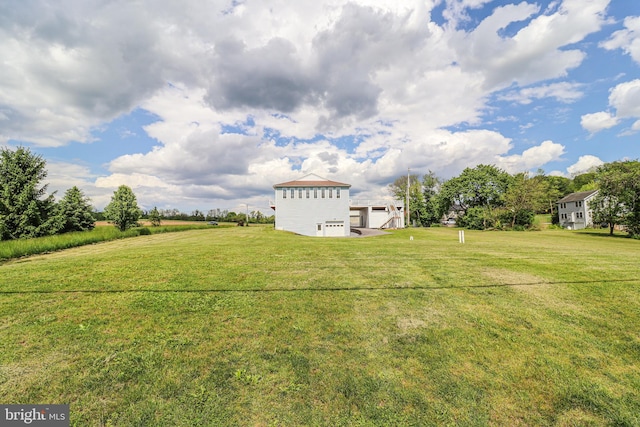1111 S Mountain Rd, Dillsburg, PA 17019 - view of grassy yard featuring a garage