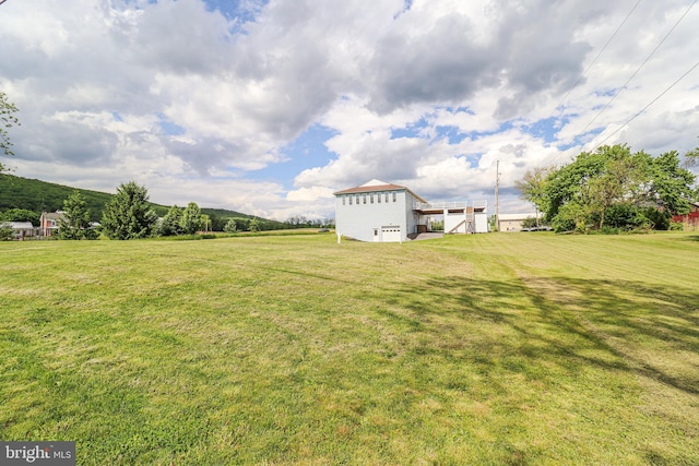 1111 S Mountain Rd, Dillsburg, PA 17019 - view of grassy yard