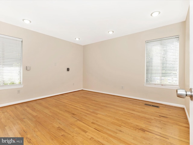 19512 Desmet Pl, Montgomery Village, MD 20886 - empty room featuring baseboards, light wood-style floors, and recessed lighting