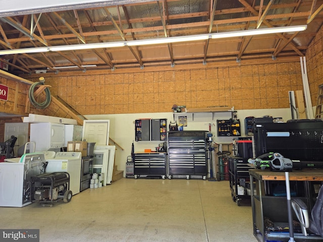 804 Farms River Rd, Front Royal, VA 22630 - garage featuring stacked washing machine and dryer