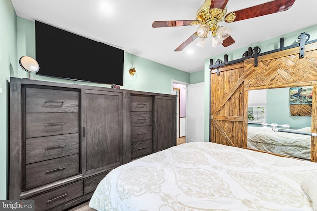 bedroom featuring ceiling fan