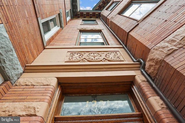 1231 Girard St NW, Washington, DC 20009 - interior space
