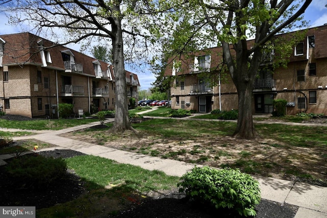 885 N York Rd Unit 12C, Warminster, PA 18974 - surrounding community with a residential view