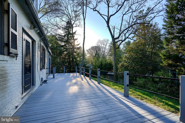 1122 Bellemore Rd, Baltimore, MD 21210 - view of wooden terrace