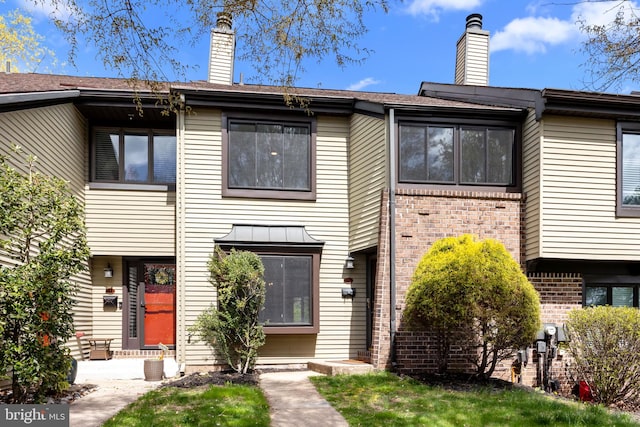 3 Bennington Pl, Newtown, PA 18940 - multi unit property featuring a chimney and brick siding