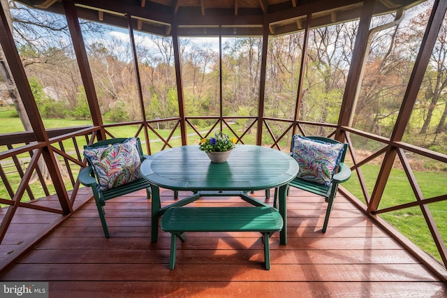 10 Fullview Ct, Gaithersburg, MD 20878 - sunroom with outdoor dining area