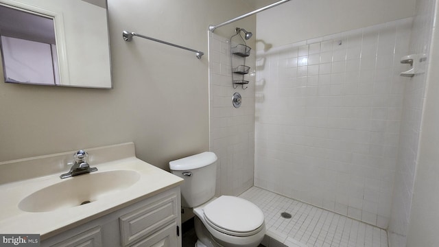 2028 6th St S, Arlington, VA 22204 - bathroom with tiled shower, vanity, and toilet