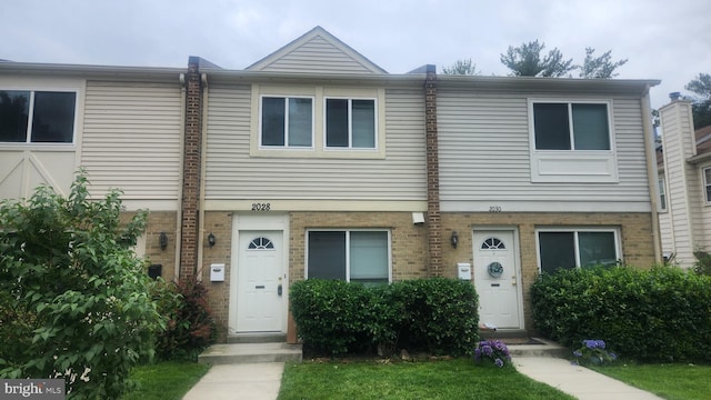 2028 6th St S, Arlington, VA 22204 - townhome / multi-family property featuring brick siding