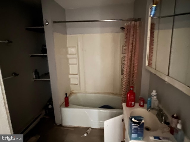 full bath with shower / bath combo