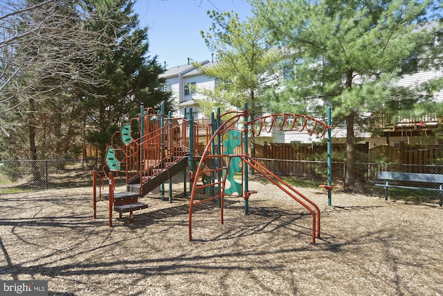 4129 Fountainside Ln Unit 202, Fairfax, VA 22030 - community play area with fence
