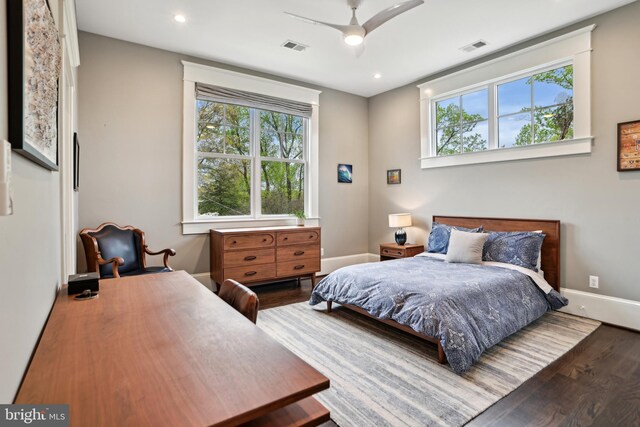 4777 33rd St N, Arlington, VA 22207 - bedroom featuring visible vents, baseboards, wood finished floors, and recessed lighting