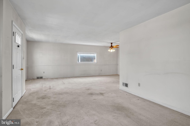 413 W Marble St, Mechanicsburg, PA 17055 - carpeted empty room featuring ceiling fan