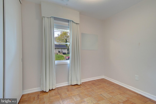 7203 Roanne Dr, Oxon Hill, MD 20745 - unfurnished room with baseboards