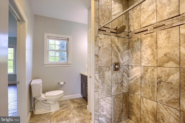 121 Rich Valley Rd, Mechanicsburg, PA 17050 - full bath featuring vanity, baseboards, toilet, and tiled shower