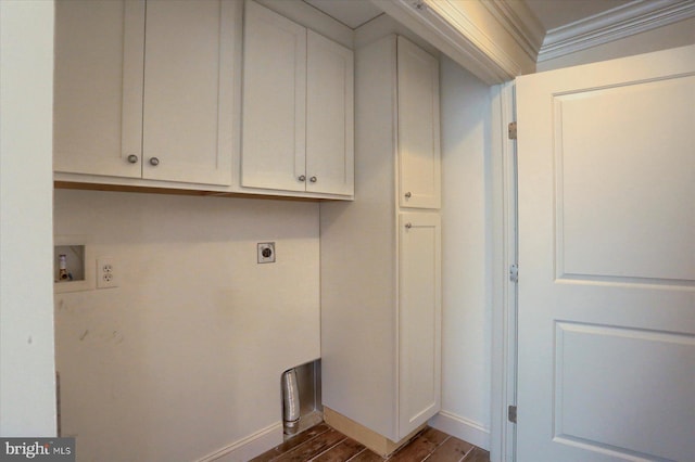 121 Rich Valley Rd, Mechanicsburg, PA 17050 - clothes washing area with washer hookup, hookup for an electric dryer, crown molding, baseboards, and dark wood-style floors