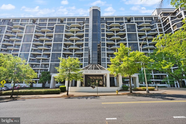 1530 Key Blvd Unit 528, Arlington, VA 22209 - view of apartment building / complex