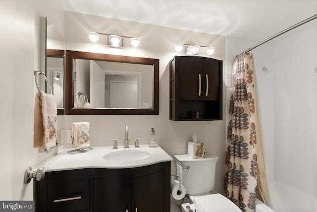 1530 Key Blvd Unit 528, Arlington, VA 22209 - full bath featuring toilet, vanity, and shower / bath combo