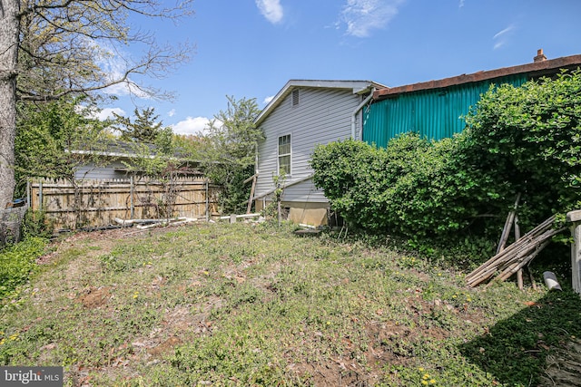 view of yard featuring fence