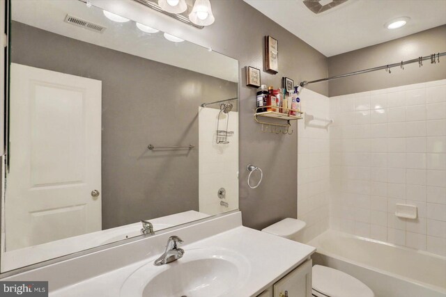 18010 Dave Anne Cir, Stewartstown, PA 17363 - full bath with toilet, shower / washtub combination, and vanity