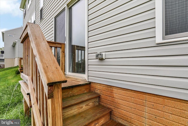 18010 Dave Anne Cir, Stewartstown, PA 17363 - view of exterior entry