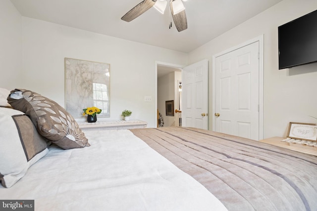 bedroom with a ceiling fan