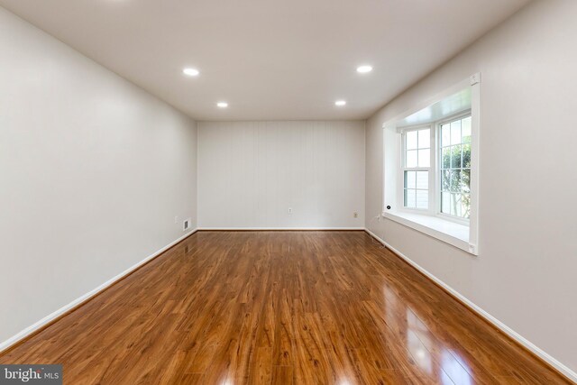 5310 Orchardson Ct, Fairfax, VA 22032 - empty room with wood finished floors, recessed lighting, and baseboards