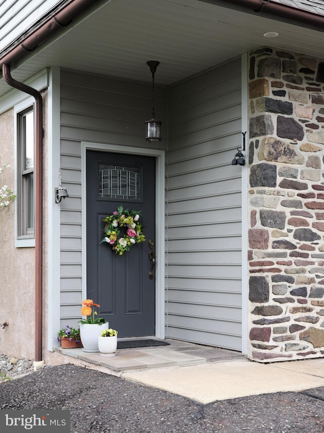 110 Clay Ridge Rd, Ottsville, PA 18942 - property entrance with stone siding
