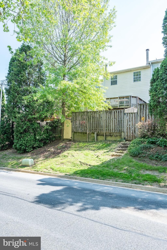 view of yard with fence