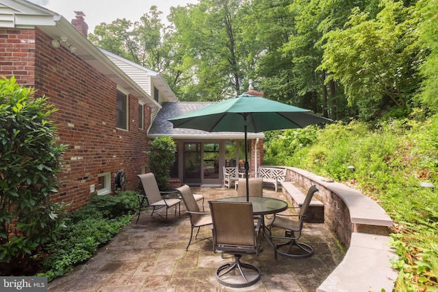 552 Brookwood Rd, Wayne, PA 19087 - view of patio featuring outdoor dining space