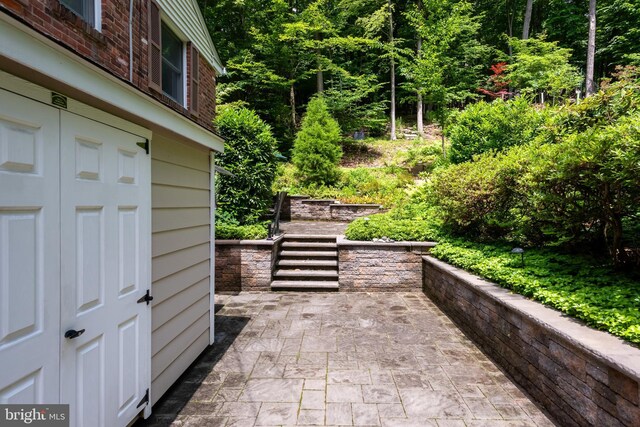 552 Brookwood Rd, Wayne, PA 19087 - view of patio / terrace