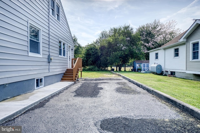 view of yard featuring heating fuel