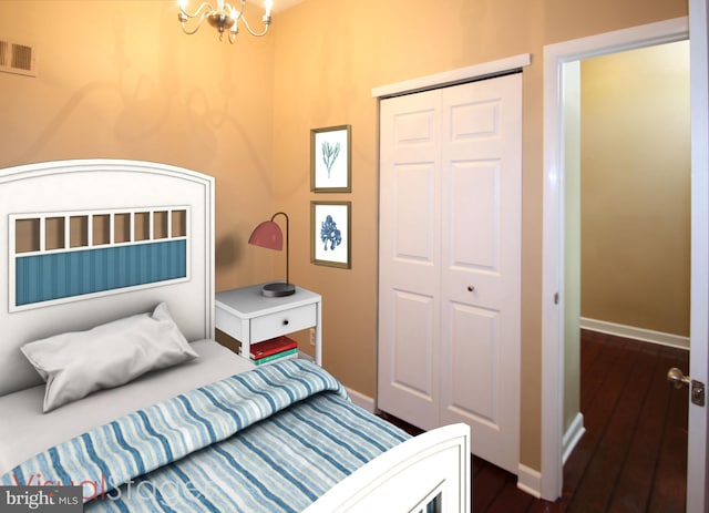 506 S 11th St Unit 33, Philadelphia, PA 19147 - bedroom featuring a closet, visible vents, baseboards, dark wood-style floors, and a notable chandelier