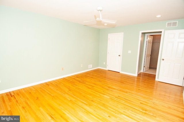 7 Briarwood Dr, Princeton Junction, NJ 08550 - unfurnished bedroom featuring a walk in closet, light wood-style floors, recessed lighting, baseboards, and visible vents