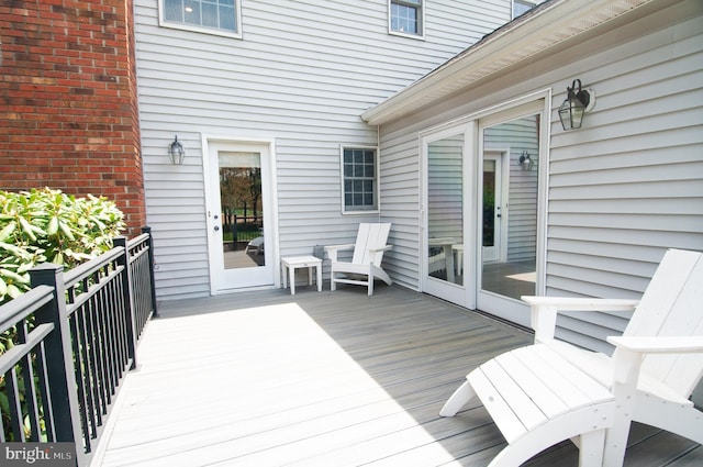 7 Briarwood Dr, Princeton Junction, NJ 08550 - view of wooden terrace