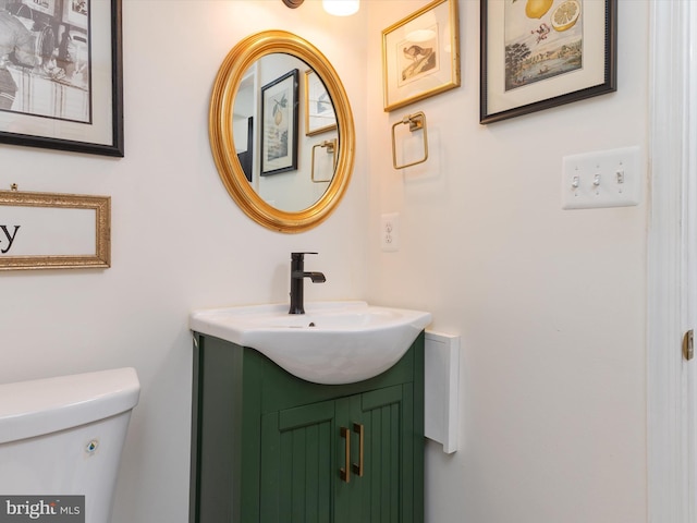 15 Morris St, Annapolis, MD 21401 - bathroom featuring vanity and toilet