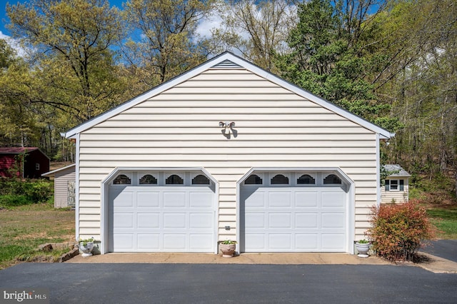 view of detached garage