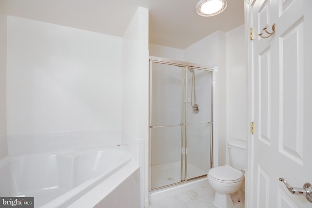 8114 Rainwater Cir, Manassas, VA 20111 - bathroom featuring a shower stall, a garden tub, and toilet
