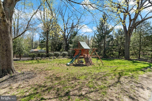 view of yard featuring a playground