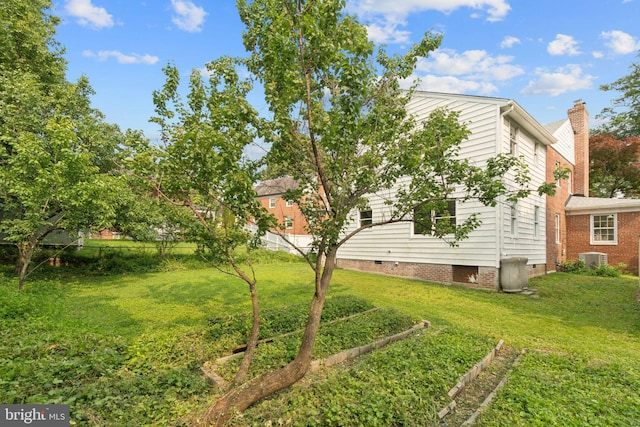 206 E Indian Spring Dr, Silver Spring, MD 20901 - view of yard featuring central AC