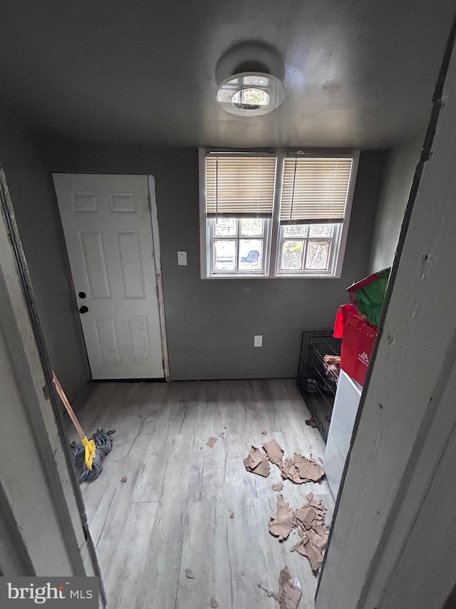 6146 W Columbia Ave, Philadelphia, PA 19151 - foyer entrance featuring wood finished floors