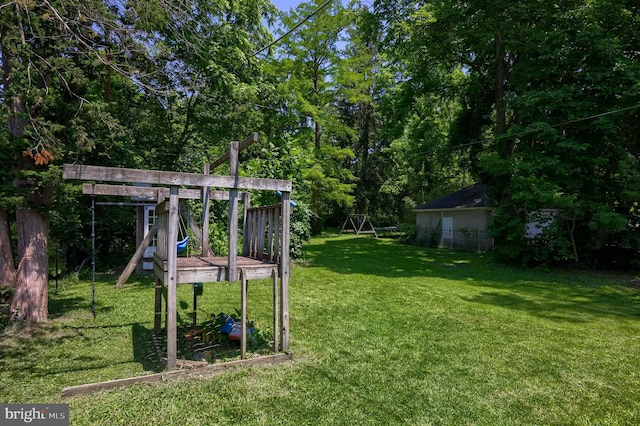 1221 Elm Ave, Lancaster, PA 17603 - view of green lawn featuring a playground