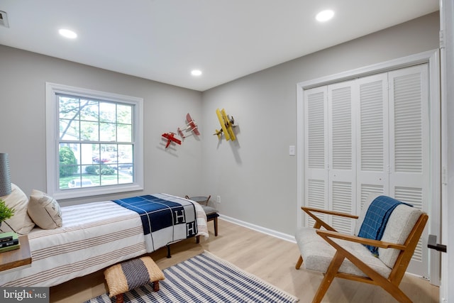 5901 Kingsford Rd Unit 440, Springfield, VA 22152 - bedroom with a closet, recessed lighting, and light wood finished floors