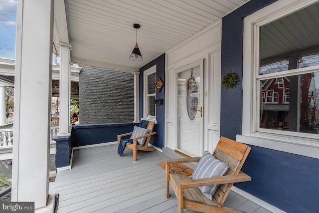 542 E Orange St, Lancaster, PA 17602 - deck featuring covered porch