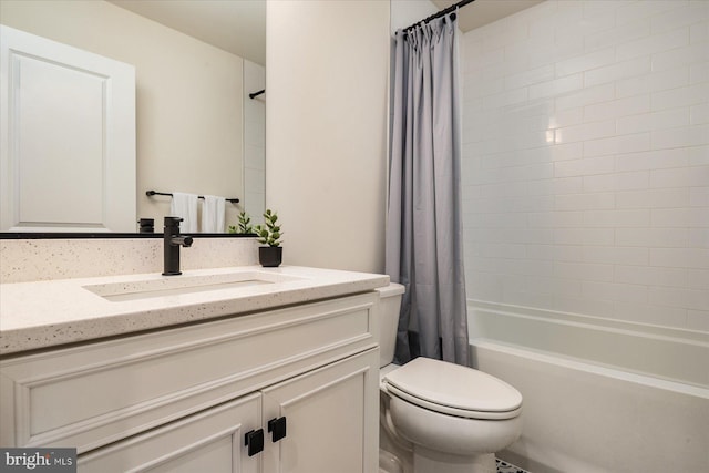 418 S Seaway Ct, Cambridge, MD 21613 - full bath featuring toilet, vanity, and shower / bath combination with curtain